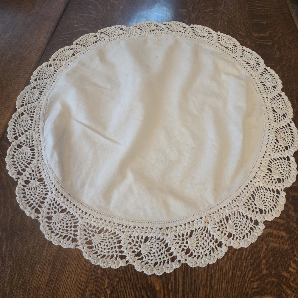 Elegant Ecru Linen Embroidered Lace Table Scarf/Doily